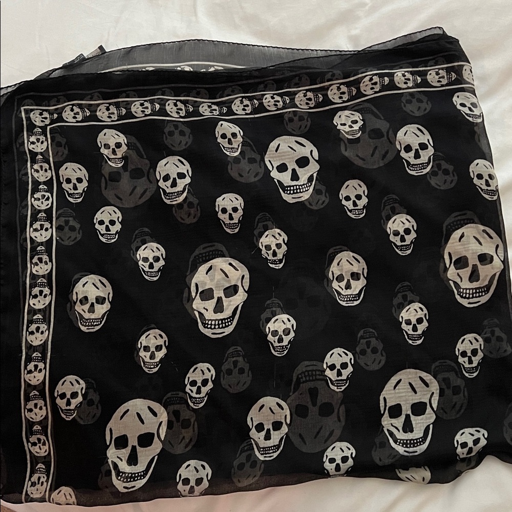 Alexander McQueen Black and White Skull Print Scarf